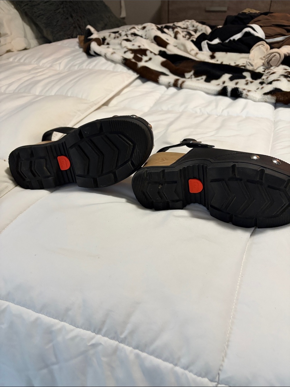 Sorel Black Stud-Trim Slingback Clogs - Picture 3 of 4